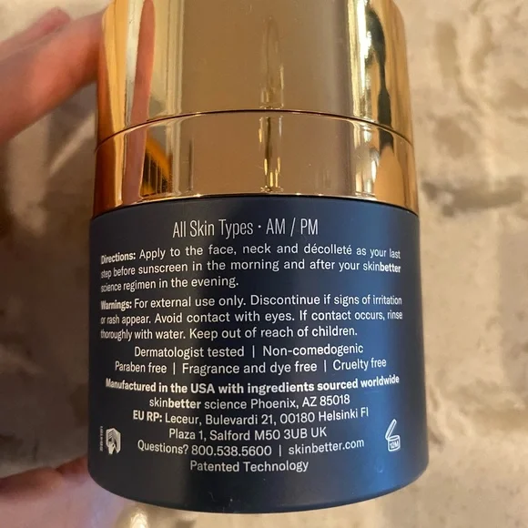 Trio Luxe Moisture Treatment and Cleansing Gel Set - Picture 4 of 8